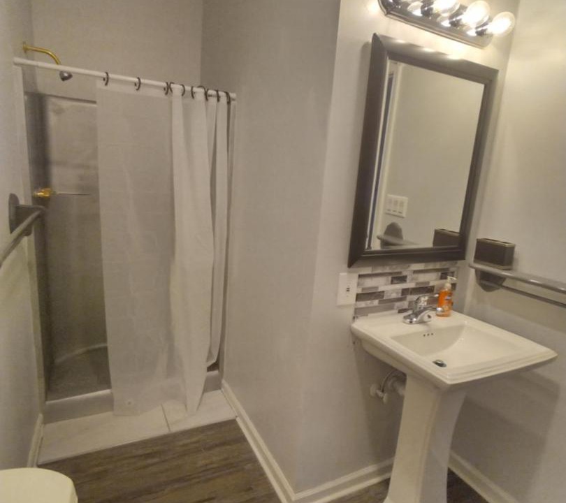 Photo of Bathroom in Winder