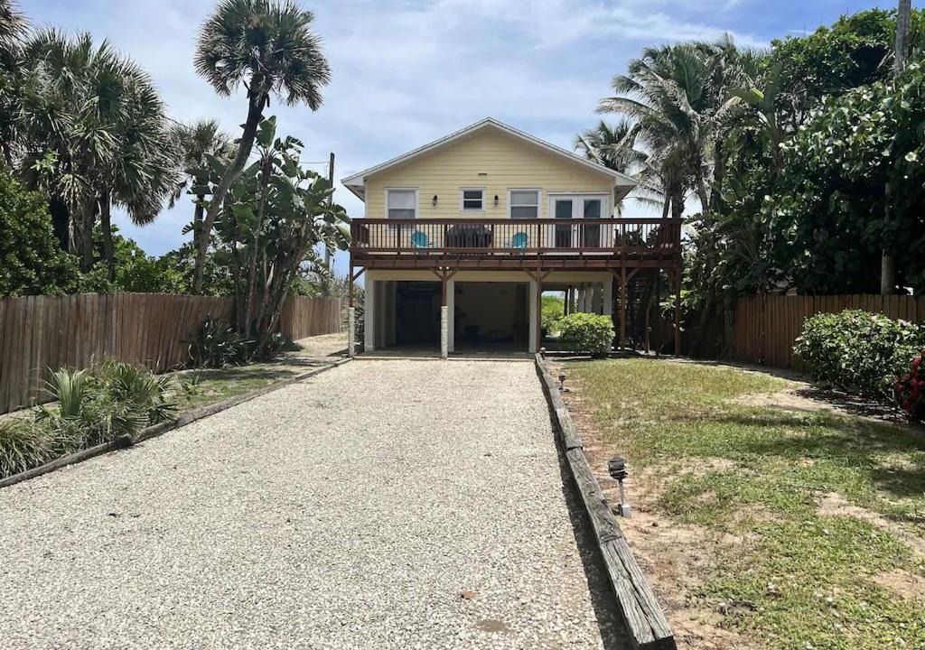 Photo of Buildings in Ambersand Beach