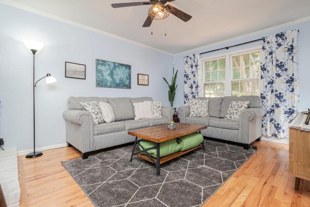 Photo of Livingroom in Cary