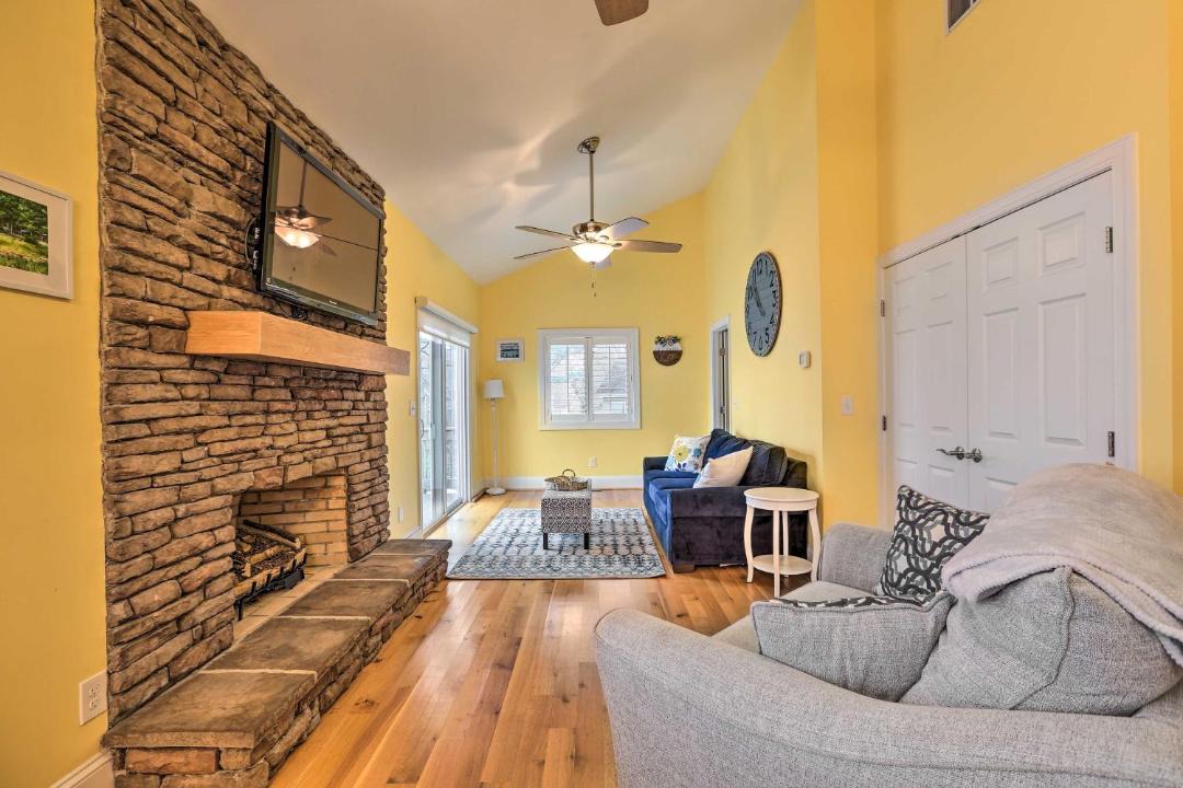 Photo of Livingroom in New London