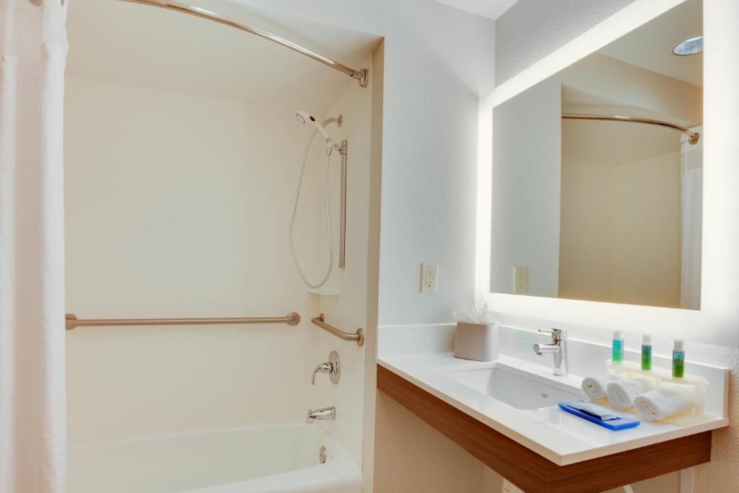 Photo of Bathroom in Airport North