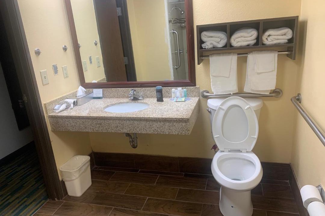 Photo of Bathroom in Winder