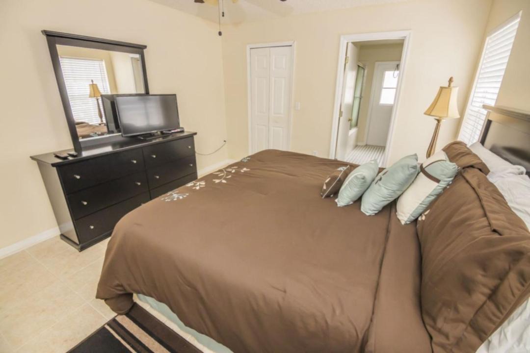 Photo of Bedroom in Creekside