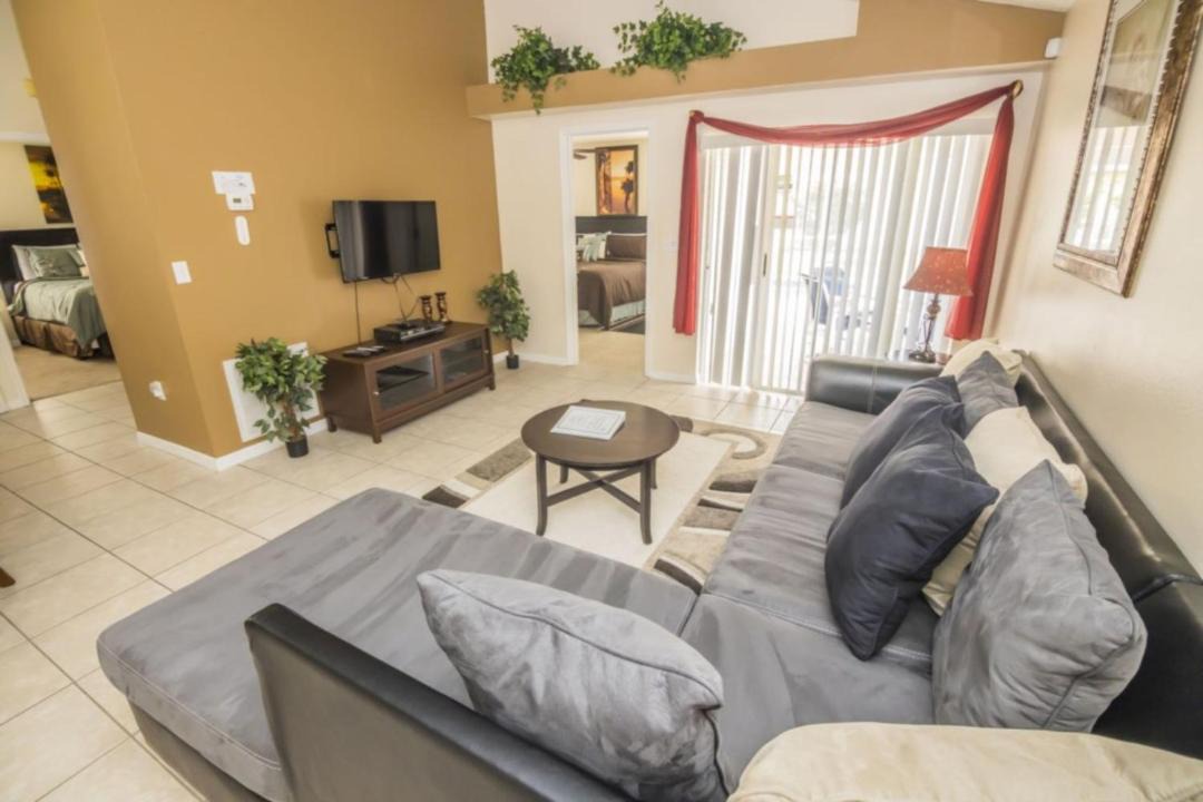 Photo of Livingroom in Creekside