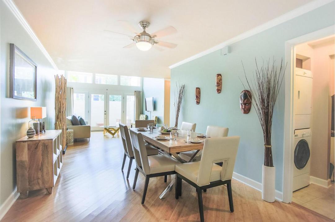 Photo of Livingroom in Historic District - North