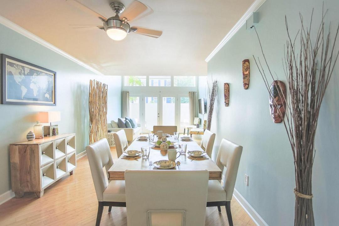 Photo of Livingroom in Historic District - North