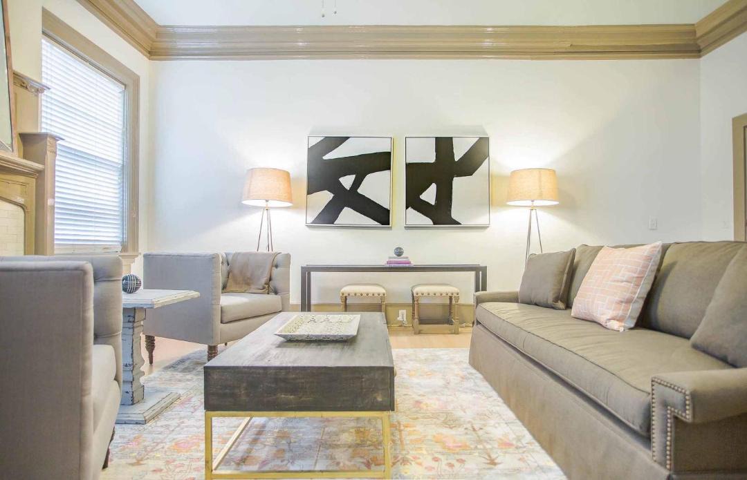 Photo of Livingroom in Thomas Square