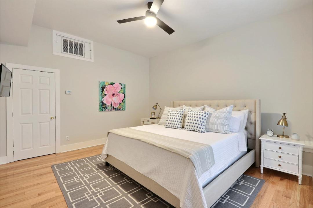 Photo of Bedroom in Beach Institute