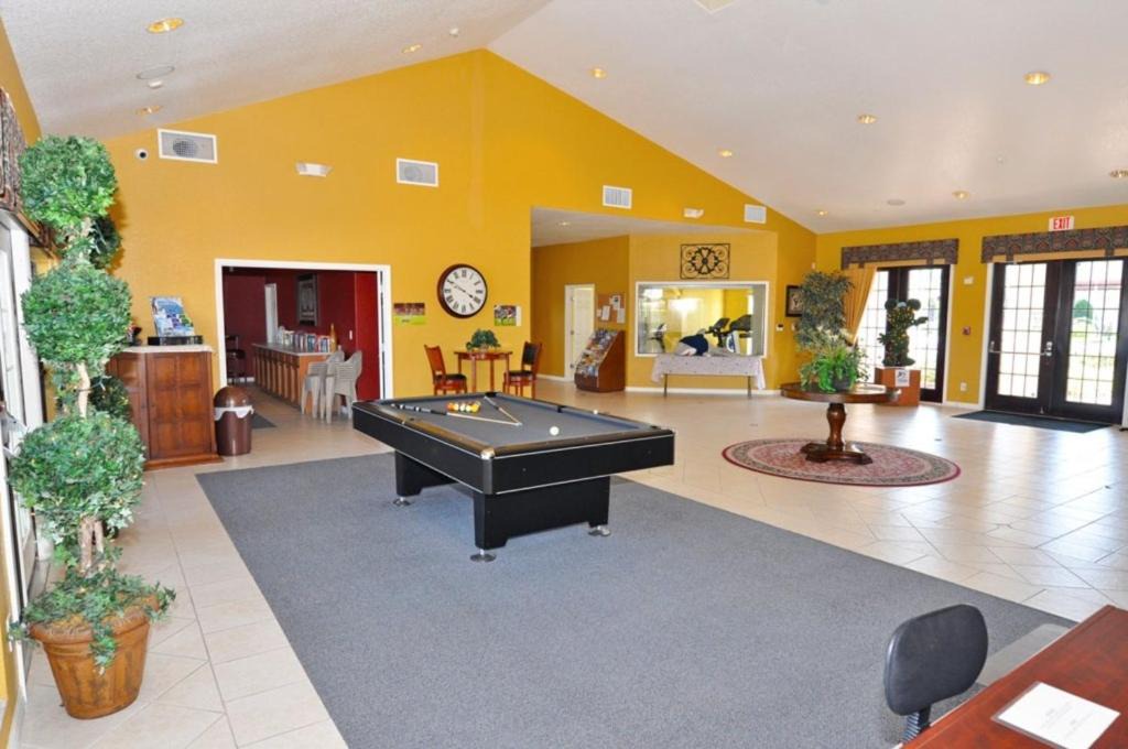 Photo of Livingroom in Four Corners