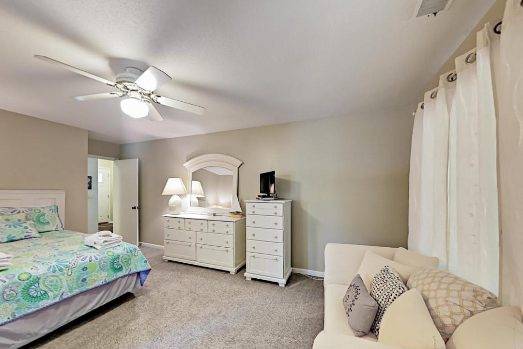 Photo of Bedroom in Lawton Woods