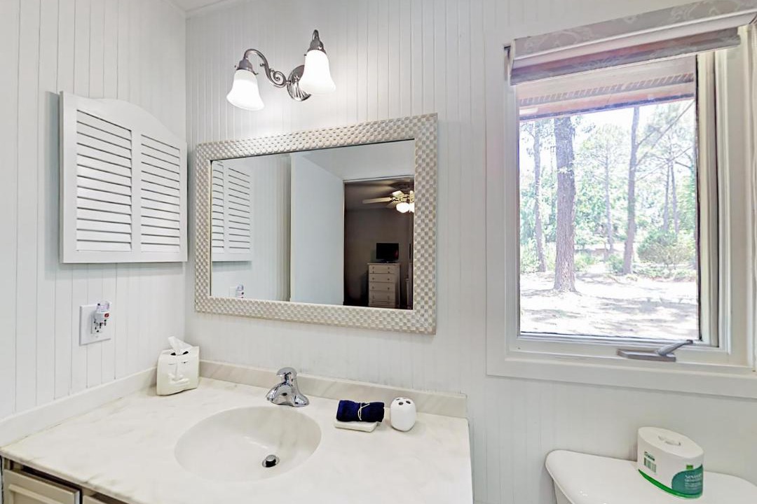 Photo of Bathroom in Lawton Woods