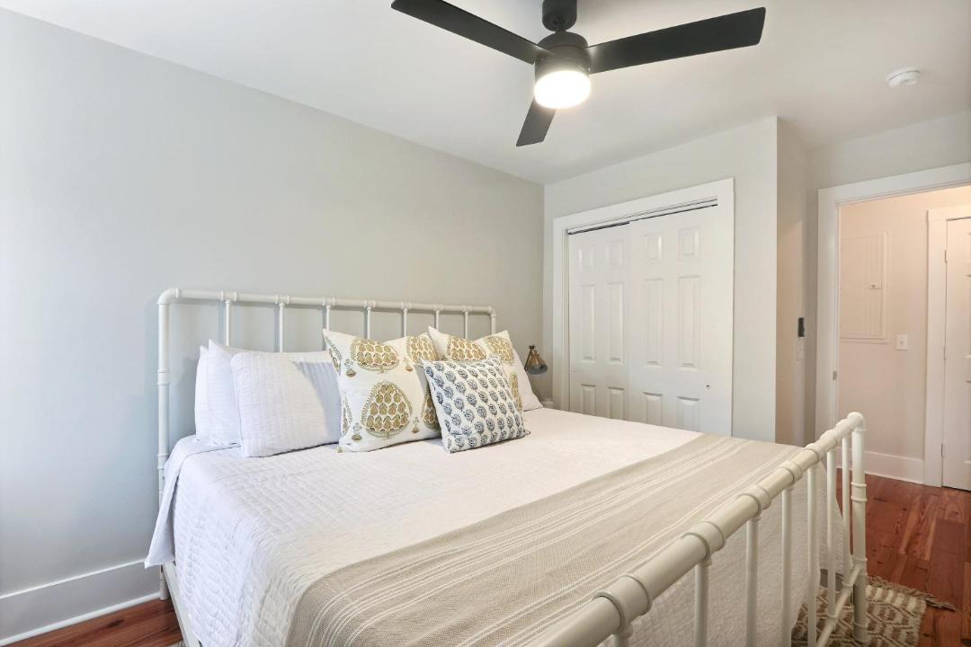 Photo of Bedroom in Beach Institute