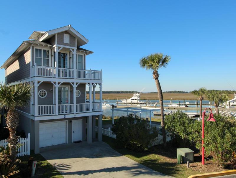 Photo of Buildings in Bonito Boathouses