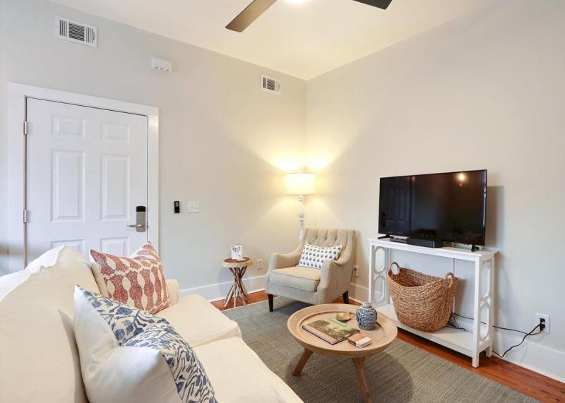 Photo of Livingroom in Beach Institute