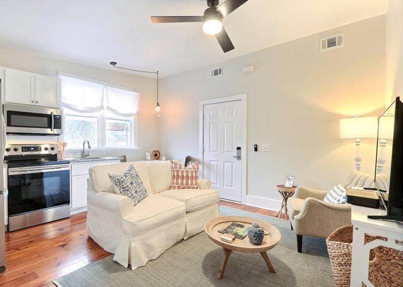 Photo of Livingroom in Beach Institute
