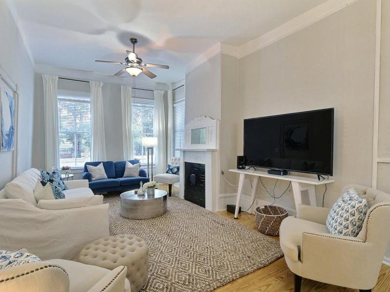 Photo of Livingroom in Beach Institute