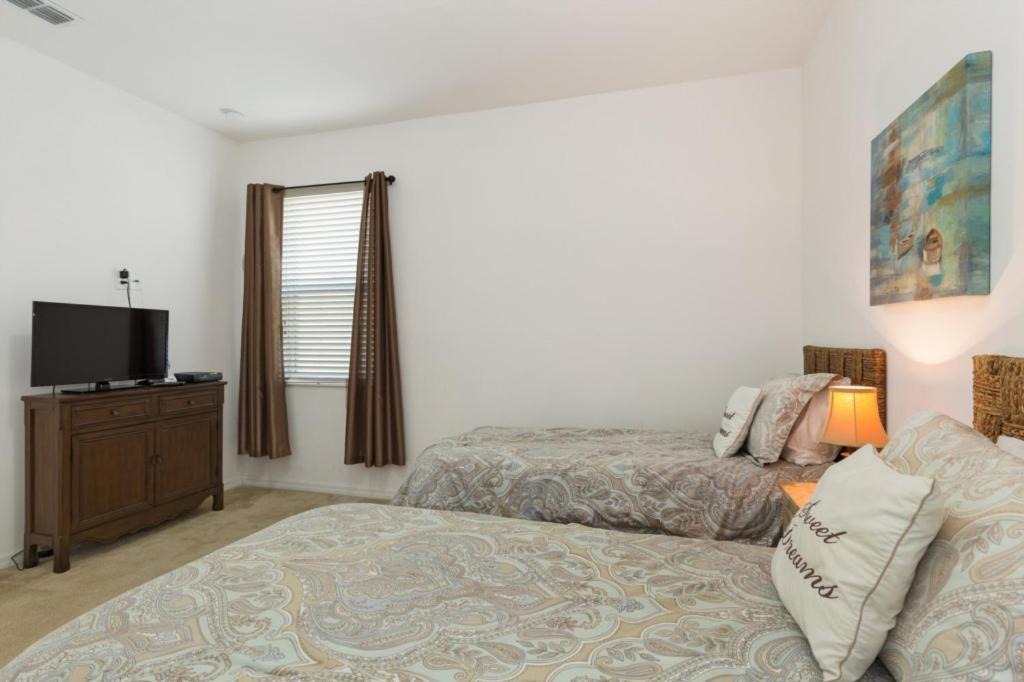 Photo of Bedroom in Veranda Palms