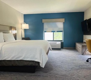 Holiday Inn Express Hotel 