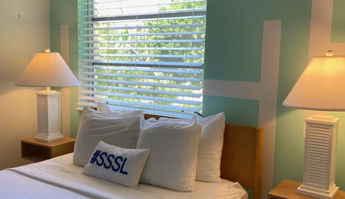 Traditional Suite, 1 Bedroom, Courtyard View, Corner