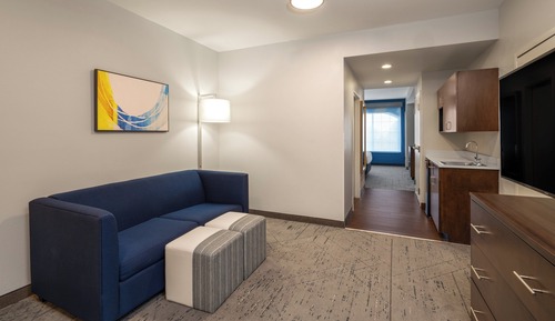 Suite, 1 King Bed, Mobility Accessible (Accessible Tub)