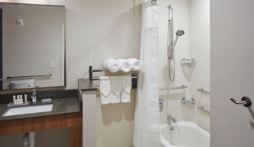 Room, 2 Queen Beds, Accessible Bathtub