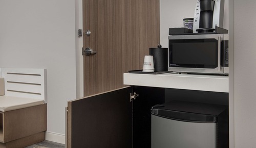 Room, 1 King Bed, Accessible (Hearing)