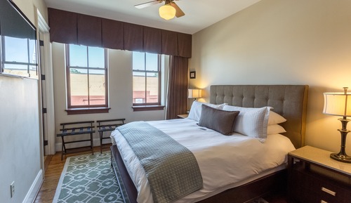 Suite, 1 King Bed (4)