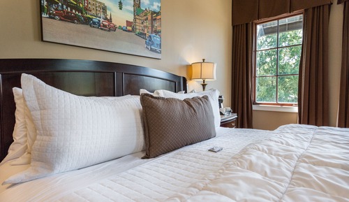 Standard Room, 1 King Bed (1)