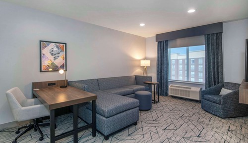 Suite, 1 Bedroom (Living Room)
