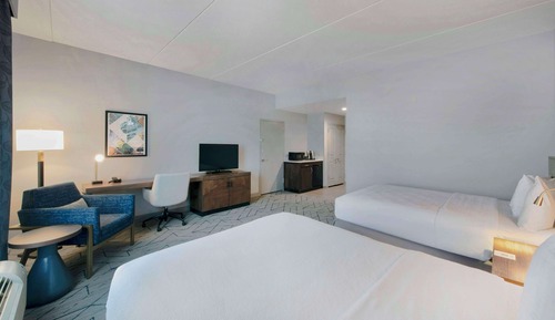 Room, 2 Queen Beds, Accessible (Roll-In Shower)