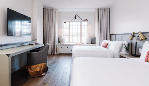 Room, Multiple Beds, Pool View