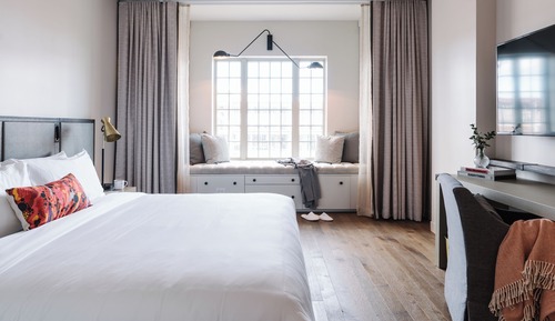 Room, 1 King Bed, Pool View