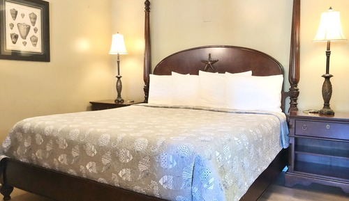 Standard Room, 1 King Bed