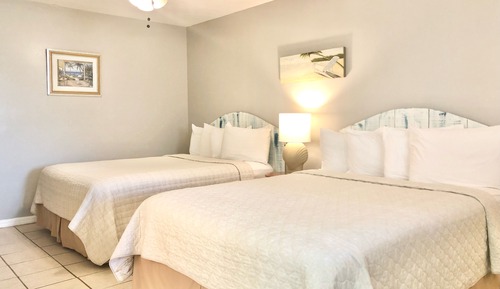 Double Room, 2 Queen Beds, Roll-in Shower