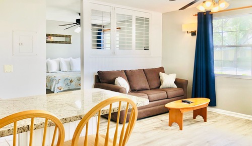 Deluxe Room, 1 King Bed, River View