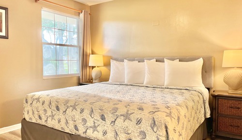 Deluxe Room, 1 King Bed