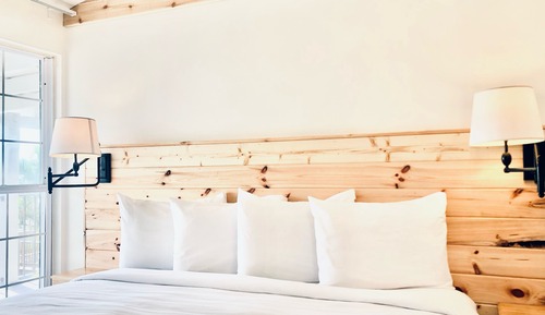 Superior Room, 1 King Bed, River View