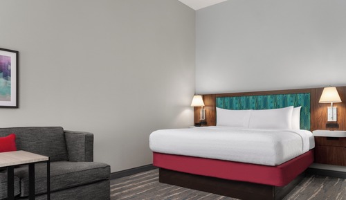One king bed nonsmoking