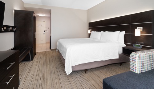 Standard Room, 1 King Bed, Accessible Bathtub