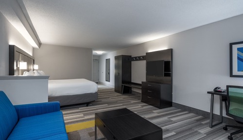 Suite, 1 King Bed, Accessible (Communications, Mobility, Access Tub)