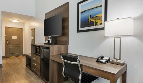 Standard Room, 2 Queen Beds, Non Smoking, Refrigerator & Microwave (Larger Room)