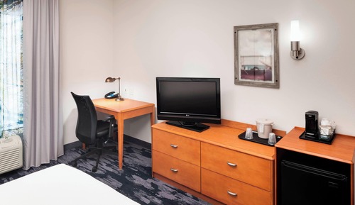 Room, 1 King Bed, Hearing Accessible (Accessible Bathtub)
