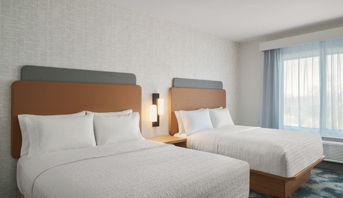 Room, 2 Queen Beds, Accessible, Bathtub