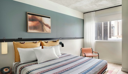 Room, 1 King Bed, Hearing Accessible, City View