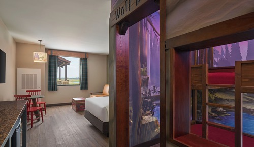 Suite (Wolf Den)