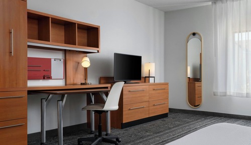 Studio, 1 King Bed with Sofa bed (Mobility/Hearing Accessible, Tub)