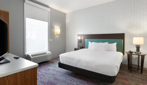 Studio, 1 King Bed, Accessible, Non Smoking (Hearing)