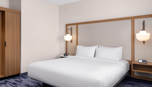 Room, 1 King Bed, Accessible Bathtub