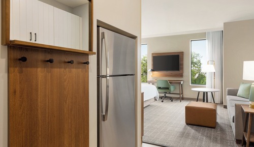 Studio Suite, 1 King Bed, Kitchen