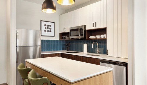 Suite, 2 Bedrooms, Roll-in Shower, Kitchen (Mobility Accessible)